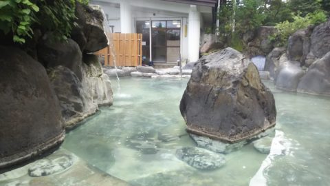 赤倉温泉大露天風呂「滝の湯」